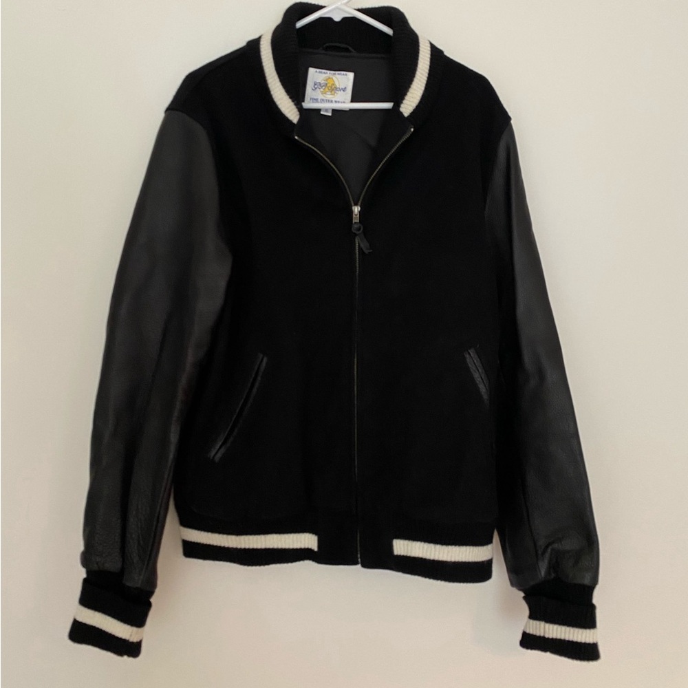 GORGEOUS- MINT CONDITION- Mens varsity Bomber- XL